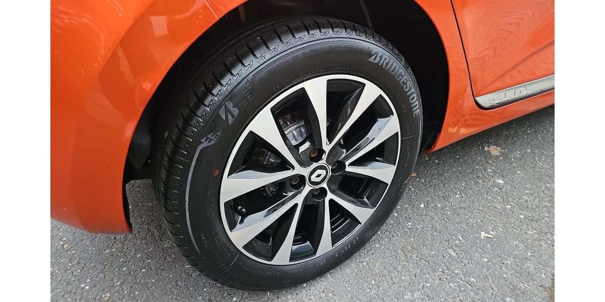 Renault Clio Zen Rate 135,- 21.949 km 13.750 &euro; Schwalbach/Taunus 65824