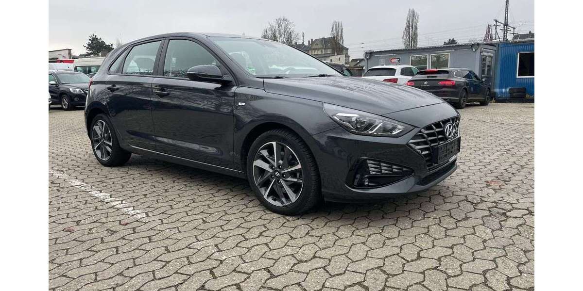Hyundai i30 75.745 km 15.499 &euro; Frankfurt am Main 65933