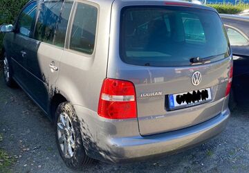 VW Touran 201.000 km 3.099 &euro; Roßdorf 64380
