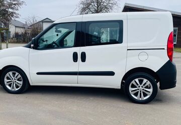 Opel Combo 101.678 km 8.299 &euro; Griesheim 64347