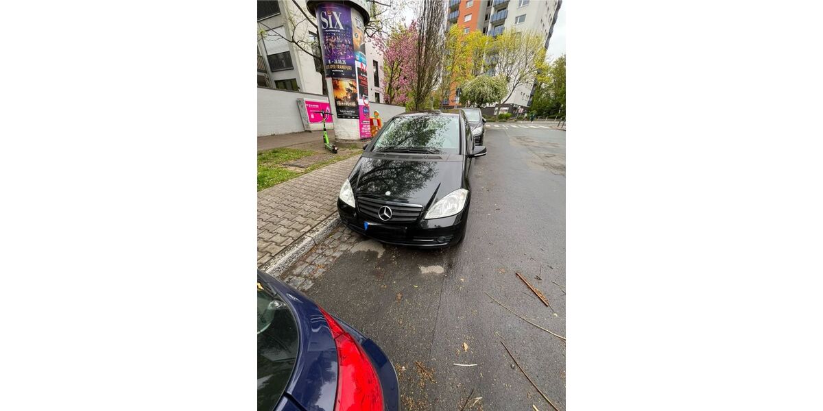 Mercedes-Benz A 160 212.000 km 3.000 &euro; Frankfurt am Main 60439