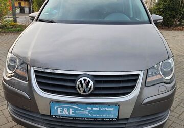 VW Touran 142.500 km 4.950 &euro; Frankfurt amMain 60386