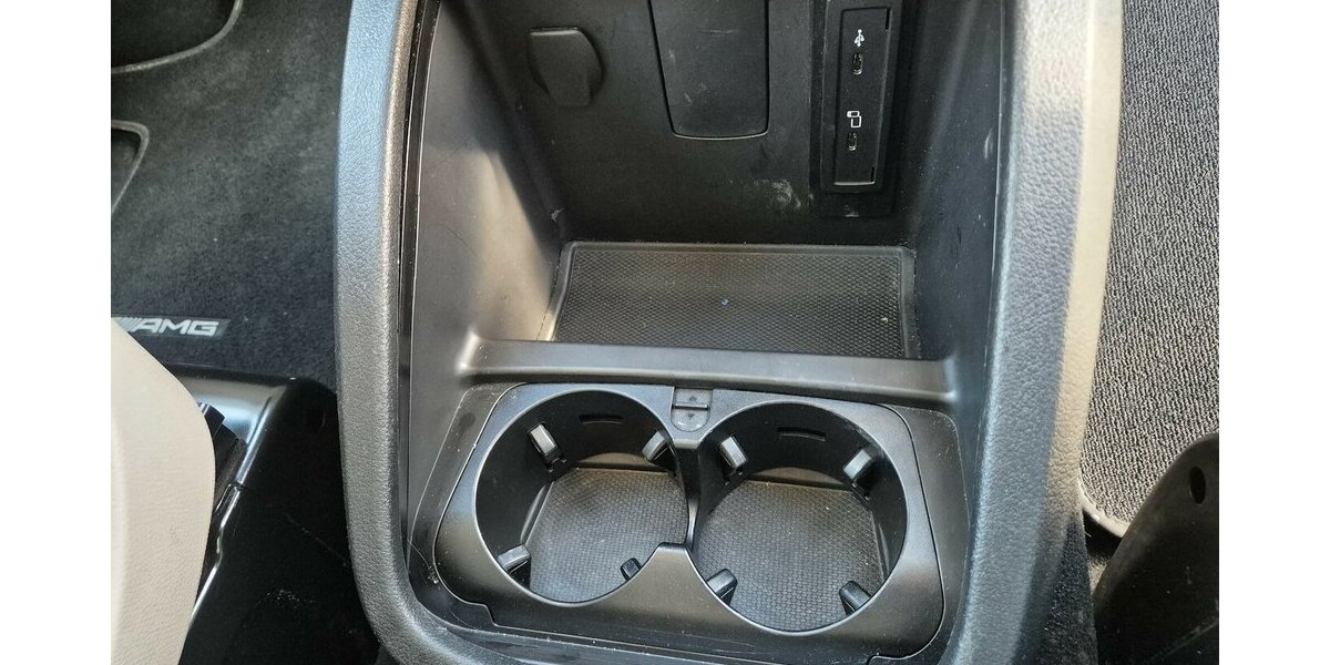 Mercedes-Benz V 300 d AVANTGARDE EDITION lang AMG Line Distronic 21.350 km 58.900 &euro; Rodgau 63110