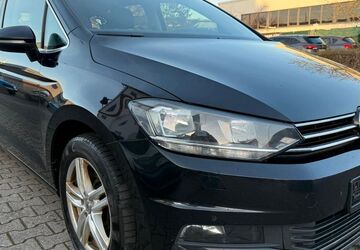 VW Touran 229.900 km 13.997 &euro; Mühlheim am Main 63165