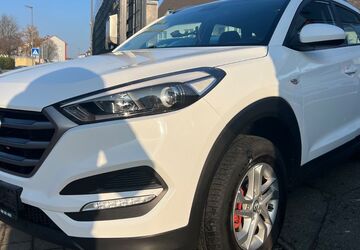 Hyundai TUCSON 124.000 km 11.999 &euro; Bad Vilbel - Frankfurt am Main 61118