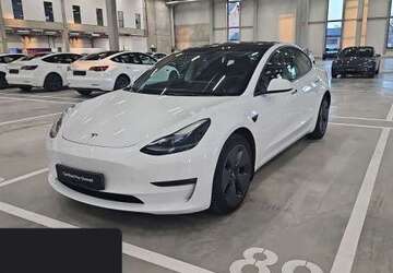 Tesla Model 3 66.043 km 30.600 &euro; Hanau 63457