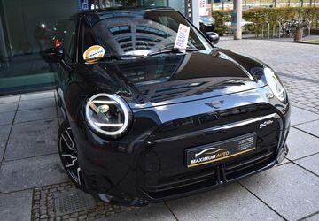 Mini Cooper SE 4.455 km 36.500 &euro; Frankfurt am Main 60314