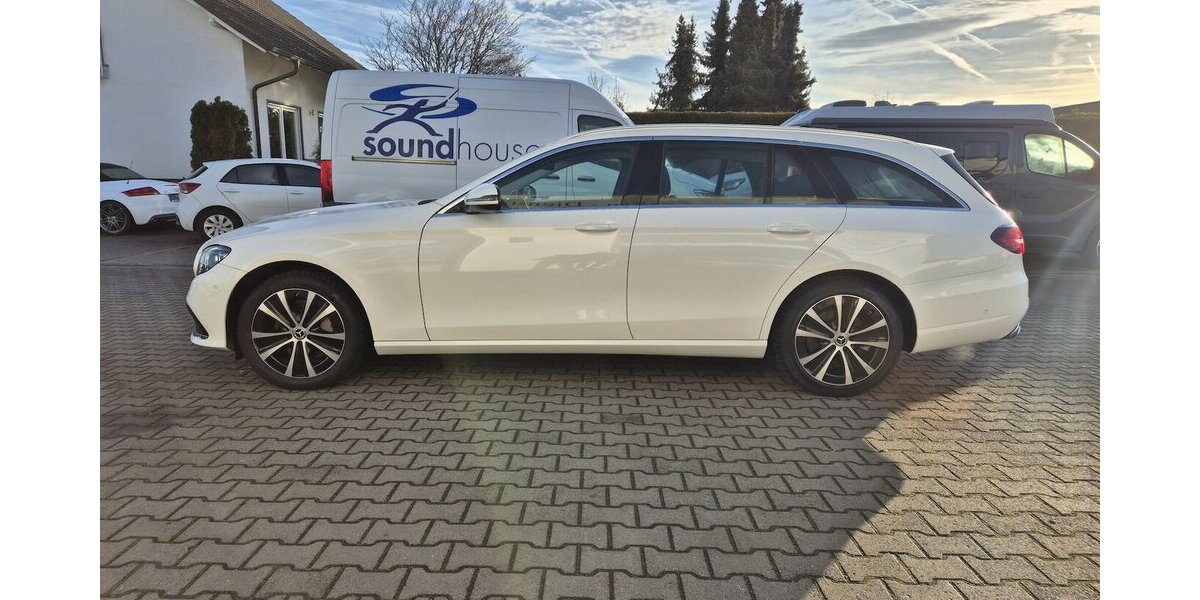 Mercedes-Benz E 300 e T Avantgarde AHK, LED, Rückfahrkamera, App 55.700 km 29.990 &euro; Rodgau 63110