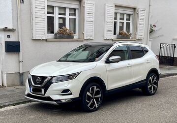 Nissan Qashqai 90.000 km 18.250 &euro; Frankfurt am Main 60316