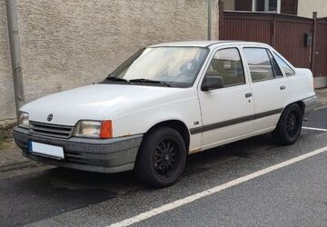 Opel Kadett 53.000 km 2.250 &euro; Trebur 65468