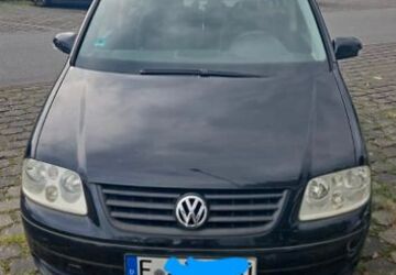 VW Touran 157.000 km 3.100 &euro; Hanau 63457
