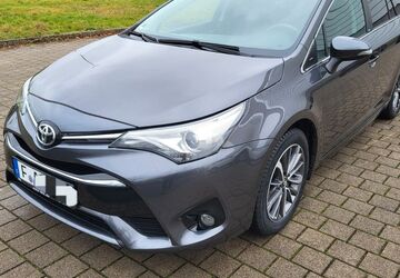 Toyota Avensis 161.000 km 12.900 &euro; Frankfurt am Main 60433