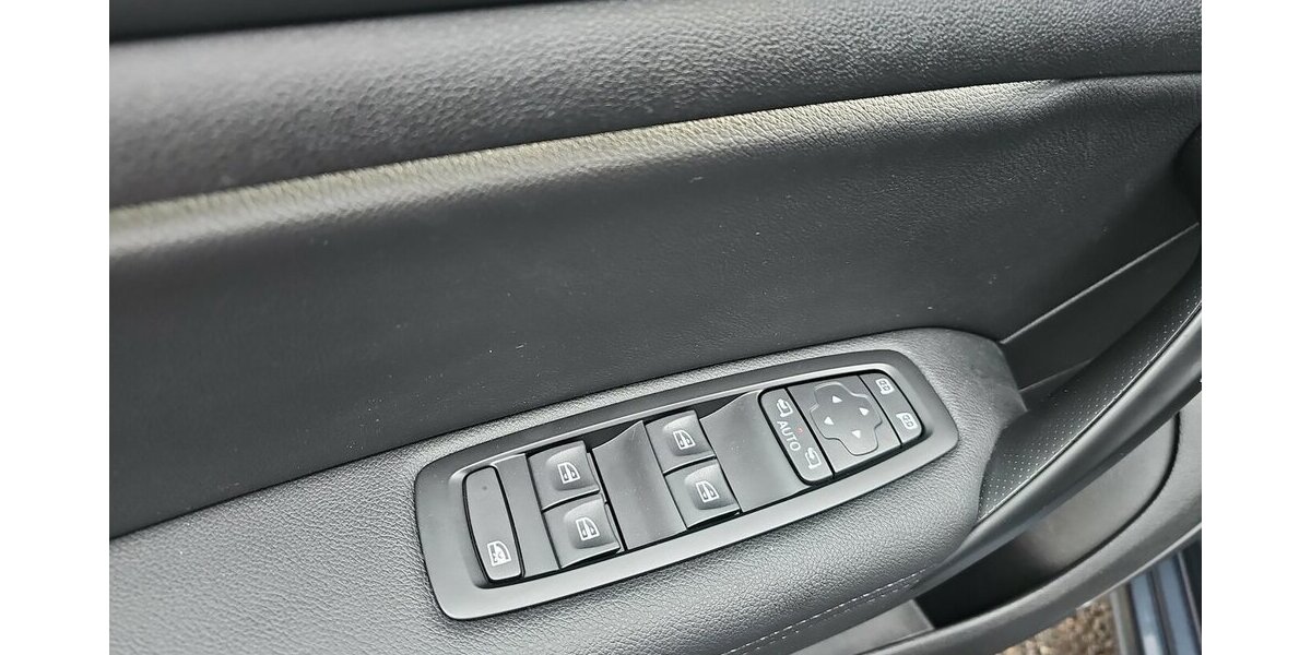 Renault Megane Intens Head-up Display, Kamera, 18.263 km 18.970 &euro; Schwalbach/Taunus 65824