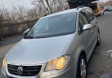 VW Touran 179.000 km 3.350 &euro; Rüsselsheim 65428