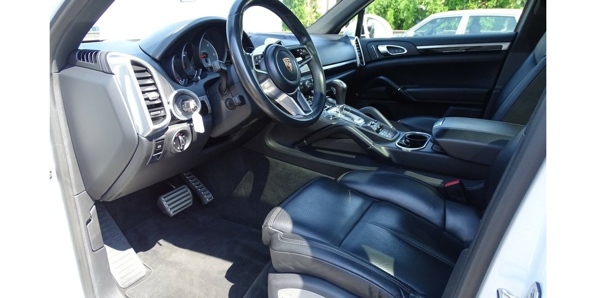 Porsche Cayenne S 4,2l Diesel Pano, Navi, 21 Zoll, Standhe 225.443 km 26.990 &euro; Rodgau 63110