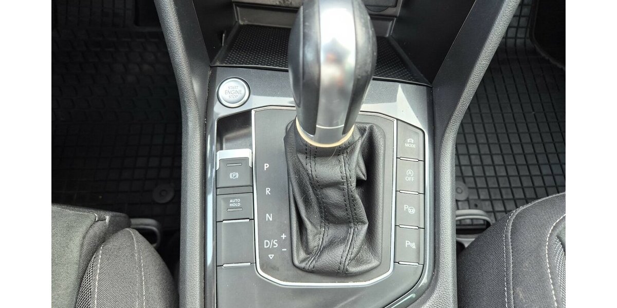 VW Tiguan Highline R-Line DSG, Navigation, LED-Schein 61.222 km 22.790 &euro; Rodgau 63110