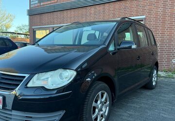 VW Touran 184.000 km 3.990 &euro; Rüsselsheim am Main 65428