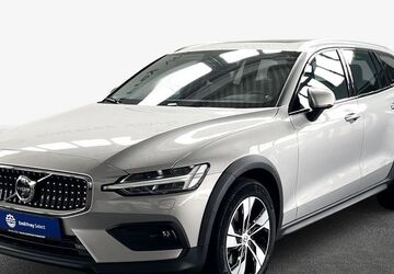 Volvo V60 Cross Country 14.989 km 44.750 &euro; Frankfurt am Main 60486