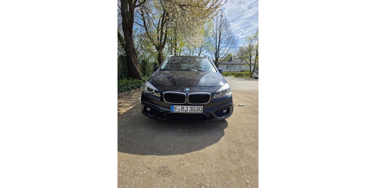 BMW 218 Active Tourer 100.008 km 11.200 &euro; Frankfurt am Main 60486