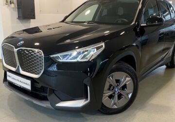 BMW iX1 4.644 km 41.977 &euro; Hofheim 65719