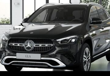 Mercedes-Benz GLA 180 9.900 km 40.790 &euro; Frankfurt 60488