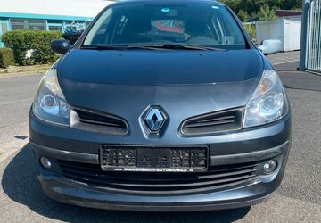 Renault Clio 82.000 km 3.299 &euro; Hanau 63457