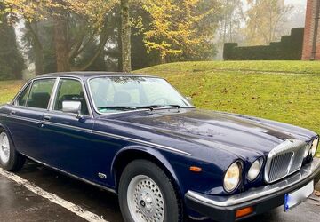 Jaguar Daimler 190.000 km 19.000 &euro; Frankfurt 60322
