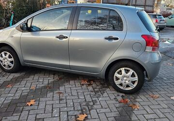 Toyota Yaris 111.000 km 3.990 &euro; Frankfurt amMain 60386