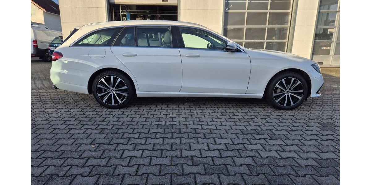 Mercedes-Benz E 300 e T Avantgarde AHK, LED, Rückfahrkamera, App 55.700 km 29.990 &euro; Rodgau 63110