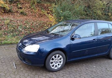 VW Golf 98.000 km 4.700 &euro; Bad Soden 65812