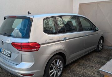 VW Touran 120.200 km 11.900 &euro; Griesheim 64347