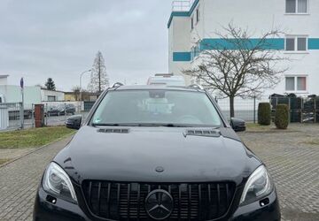 Mercedes-Benz ML 350 257.000 km 10.500 &euro; Dietzenbach 63128