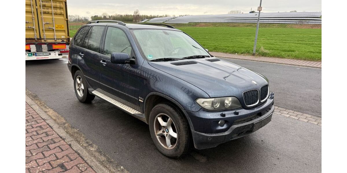 BMW X5 500.300 km 2.999 &euro; Hanau 63452