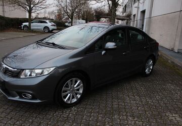 Honda Civic 98.000 km 8.450 &euro; Rüsselsheim 65428