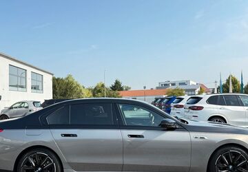 BMW M760 44.890 km 139.990 &euro; Hanau/Nähe Airport Frankfurt/M 63456