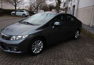 Honda Civic 98.000 km 8.450 &euro; Rüsselsheim 65428