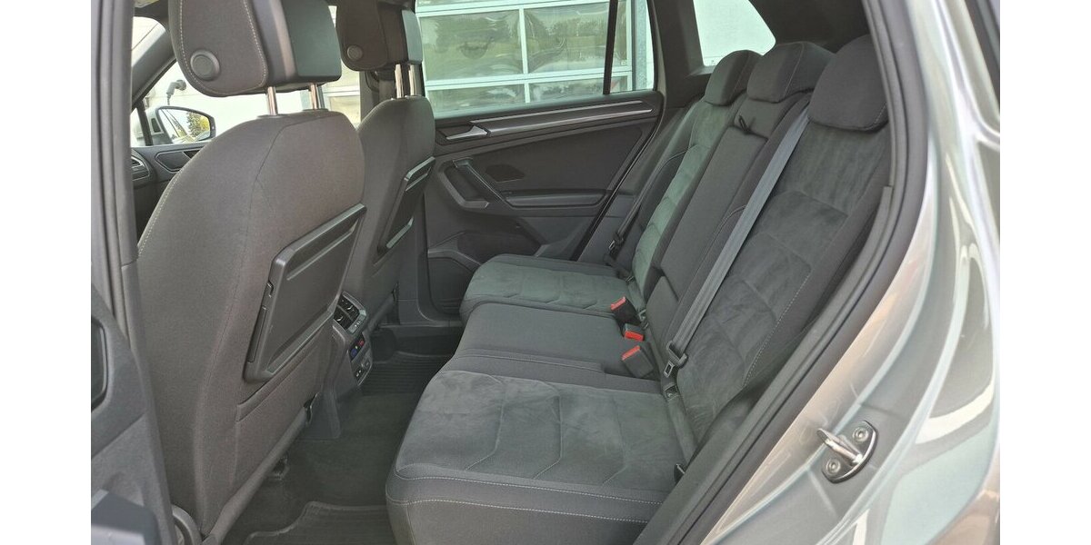 VW Tiguan Highline R-Line DSG, Navigation, LED-Schein 61.222 km 22.790 &euro; Rodgau 63110