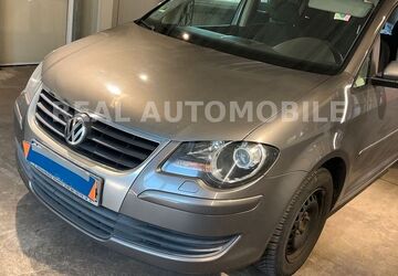 VW Touran 160.000 km 6.490 &euro; Frankfurt am Main 65933
