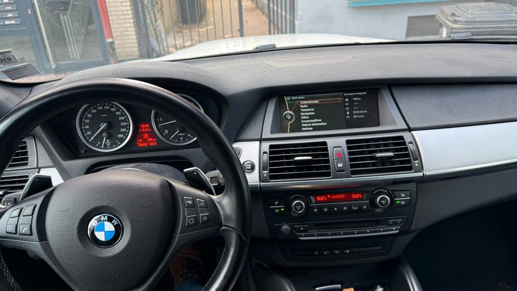 BMW X6 M50 123.000 km 22.999 &euro; Frankfurt am 60314