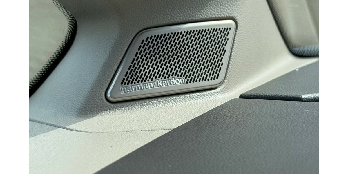 VW T7 Multivan Style eHybrid/Vollausst/Leder/Pano 79.988 km 41.999 &euro; Frankfurt 60386