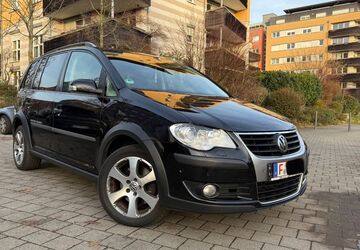 VW Touran 287.861 km 5.790 &euro; Frankfurt am Main 60486