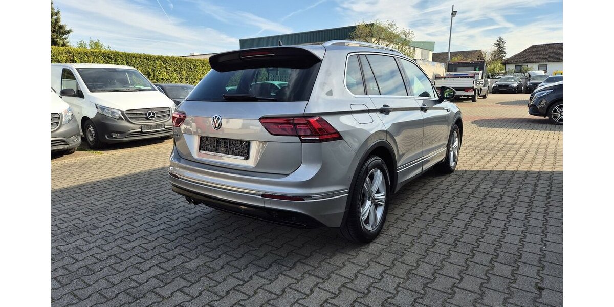 VW Tiguan Highline R-Line DSG, Navigation, LED-Schein 61.222 km 22.790 &euro; Rodgau 63110