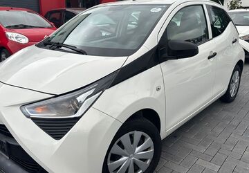 Toyota Aygo (X) 89.184 km 7.490 &euro; FRANKFURT AM MAIN 60488