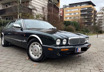 Jaguar Daimler 211.126 km 8.490 &euro; Frankfurt am Main 60486