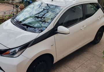 Toyota Aygo (X) 50.000 km 8.500 &euro; Heusenstamm 63150