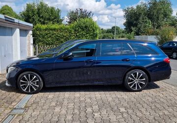 Mercedes-Benz E 300 95.800 km 27.400 &euro; Kelkheim 65779