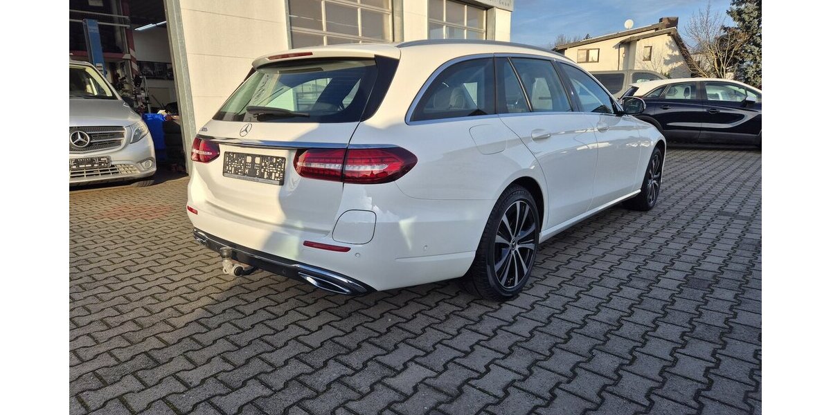 Mercedes-Benz E 300 e T Avantgarde AHK, LED, Rückfahrkamera, App 55.700 km 29.990 &euro; Rodgau 63110