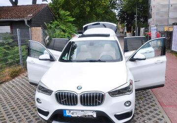BMW X1 102.000 km 17.900 &euro; Frankfurt 60326