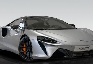 McLaren Artura 5.650 km 217.700 &euro; Frankfurt 60386