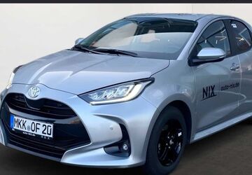 Toyota Yaris 4.500 km 29.590 &euro; Offenbach 63071